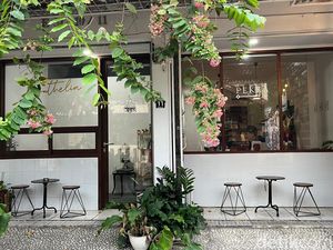 Cicip Es Kopi hingga Matcha Latte Cheese di Kafe Hidden Komplek Pamulang