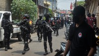 Momen Polri-BNN Gerebek Kampung Ambon, Ada Pelaku yang Lari ke Sungai