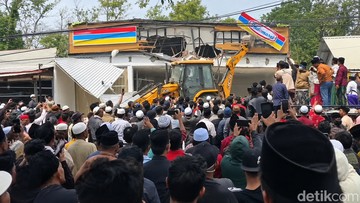 Indomaret di Pamekasan Dirusak Pakai Ekskavator, Polisi Turun Tangan