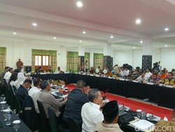 Komisi V DPR RI Bahas Penanganan Pascagempa Flores