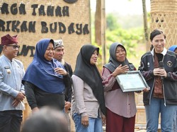 Dari Buta Aksara Hingga Kejar Paket: 500 Lansia Banyuwangi Sekolah Lagi
