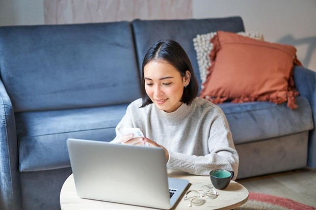 Cara mendapatkan penghasilan tambahan untuk Cancer/Foto: Magnific.com/benzoix Cara mendapatkan penghasilan tambahan untuk Cancer dapat dilakukan dengan mencari pekerjaan freelance atau proyek work from home (WFH) yang sesuai dengan kenyamanan dan kemampuan membangun hubungan baik secara virtual.