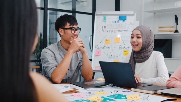 Cara mendapatkan penghasilan tambahan untuk Sagitarius/Foto: Magnific.com/tirachardz Sagitarius bisa mendapatkan penghasilan tambahan dengan memperluas jaringan profesional melalui acara sosial dan komunitas, serta menjajaki peluang kerja dari klien internasional atau perusahaan luar negeri.