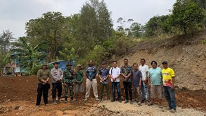 Jalur Seba-seba Morowali Ditutup Warga Usai Cekcok dengan Sopir