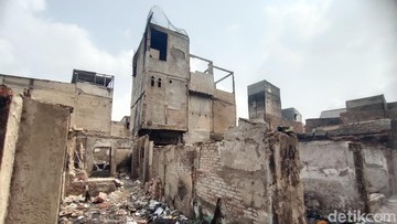 Kondisi Terkini TKP Kebakaran 83 Rumah di Kramat Senen