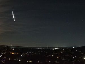 Cara Lihat Hujan Meteor Taurid Selatan di Langit Malam Oktober-November