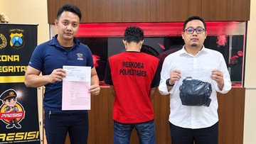 Ada Ekstasi Logo WhatsApp Saat Polisi Surabaya Amankan 32 Ribu Pil Koplo
