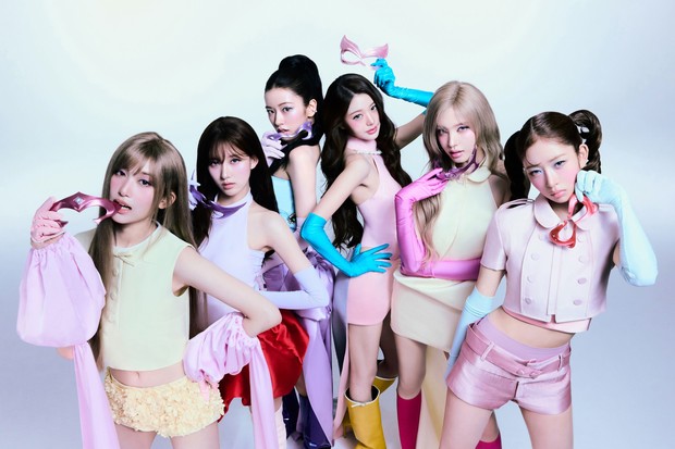 IVE merancang konsep comeback 'Looks Can Kill' secara mendalam hingg menciptakan karakter pahlawan khusus untuk masing-masing membernya.