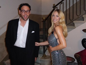 Intip Potret Kencan Sydney Sweeney dan Scott Braun di Venesia