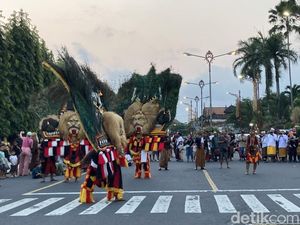 Kala Atraksi Reog Ponorogo Pukau Wisatawan di Klungkung