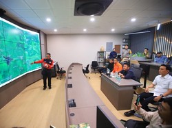 Pantau Karhutla OKI, Herman Deru Bermalam di Lokasi Titik Api