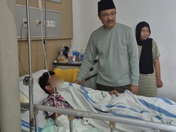 Mensos Jenguk dan Salurkan Santunan Korban Kebakaran Rumah Makan Padang