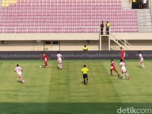 Skor Kacamatan Tutup Babak Pertama Laga Persis Solo Vs De Red