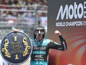 Maximo Quiles Juara Moto3 Mandalika 2026, Veda Ega Tampil Gigih Finis Keenam