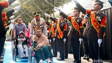 Momen Penyambutan Kapolda Jatim Irjen Dekananto Eko Purwono