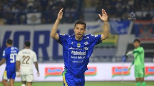Jadwal Padat Persib, Thom Haye: Kami Hanya Berusaha Tetap Sehat