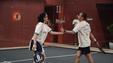 Ketika Pekerja Kantoran Beradu di Lapangan Padel