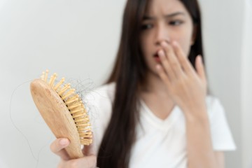 Bahaya Tersembunyi Sisir Kotor bagi Kesehatan Rambut dan Kulit Kepala