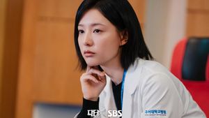 Kim Ji Won Bagikan Foto Langka dari Loksyut Doctor X
