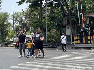 Penampakan Fenomena Hari Tanpa Bayangan di Surabaya