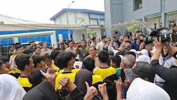Dua Sekolah di Jakarta Timur Selesai Direnovasi, Siswa Antusias Sambut Gubernur Pramono