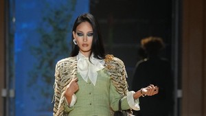 Foto: Gucci Spring-Summer 2027, Koleksi Retail Therapy Persembahan Demna