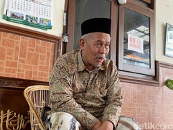 7 Fakta Gagal Umrah Eks Ketua PWNU Jatim Kiai Marzuki Mustamar