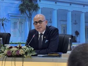 Menlu Tata: Diplomasi Harus Terasa Sampai di Meja Makan Rakyat
