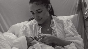 Congrats! Olivia Culpo Dikaruniai Anak Kedua, Suami Temani Persalinan