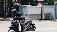 Pemotor Pamer Kelamin Depan Wanita di Kampung Enjoy Parepare