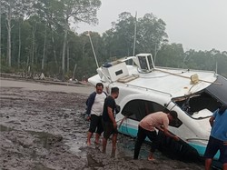 Speedboat Bawa Pejabat Fakfak Bocor Saat Antar Jenazah Staf DPRD