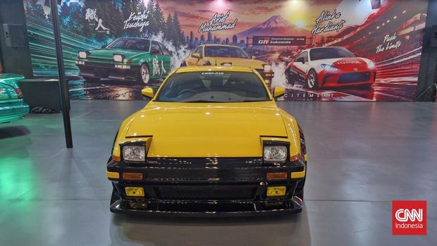 Toyota FT-86 milik Arief Muhammad yang tampil beda melalui sentuhan modifikasi bergaya neo-classic. Toyota FT-86 milik Arief Muhammad yang tampil beda melalui sentuhan modifikasi bergaya neo-classic.