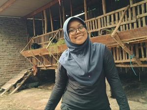 Kuliah Sambil Ternak Kambing, Auria Bisa Lulus dengan IPK 3,94