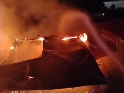 Kebakaran di Sindulang Manado Hanguskan 27 Rumah Warga