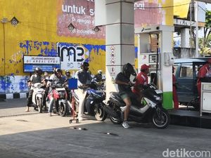 Disdagperinkop Buleleng Pantau 4 SPBU, Antrean BBM Diprediksi Reda 1-2 Hari