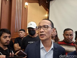 Walkot Mataram Mohan Roliskana Ketua KONI NTB Periode 2026-2030