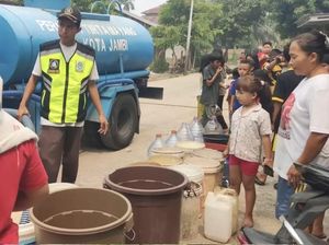 1,9 Juta Liter Air Bersih Disalurkan ke Warga Kota Jambi Atasi Kekeringan
