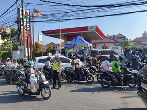 BBM di Bali Langka, Warga Sampai Pingsan Karena Antre Berjam-jam