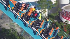 Ngeri! Pria Tewas Jatuh dari Roller Coaster