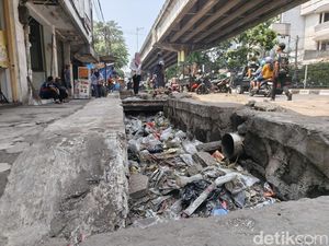 Solusi Farhan untuk PKL Kiaracondong Usai Lapaknya Dibongkar