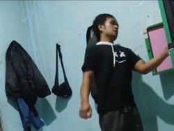 Viral Pria di Bandung Ngamuk Perkara Judol hingga Anak Kena Pecahan Kaca