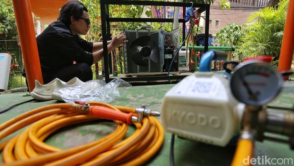 Tekan Pengangguran, Warga Galur Dibekali Keterampilan Servis AC