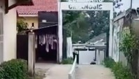 Warga Cluster di Depok Sempat Unggah Video Asap Sampah Sebelum Akses Ditembok