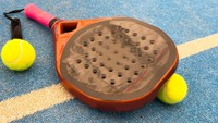 Banyak Dikeluhkan saat Sewa Raket Padel, Kenapa Gripnya Sering Bau?