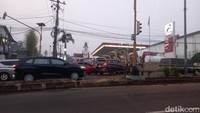 Pertalite Habis, Antrean BBM Subsidi di SPBU Manado Bikin Macet