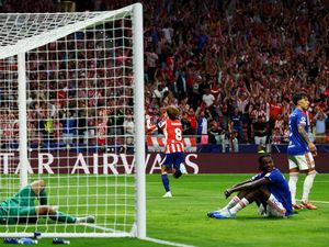 Atletico Madrid  Hajar MU 2-0   di Liga Champions