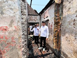 2 Rumah di Sidoarjo Terbakar, Subandi Targetkan Perbaikan Pekan Ini