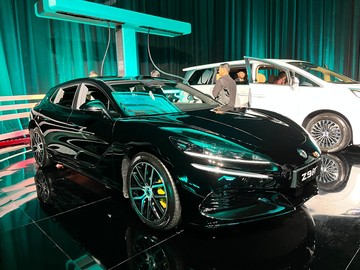 Lonjakan Harga Drastis Denza Z9GT Saat Masuk Pasar Otomotif Tanah Air