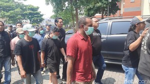 24 Orang Jadi Tersangka Buntut Bentrok Debt Collector Vs Warga di  Kudus