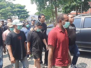 24 Orang Jadi Tersangka Buntut Bentrok Debt Collector Vs Warga di  Kudus